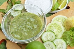 Cucumbers for rejuvenation of the face